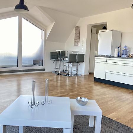 Schoenes Erwachen Im Frankfurter Penthouse Francoforte sul Meno Esterno foto
