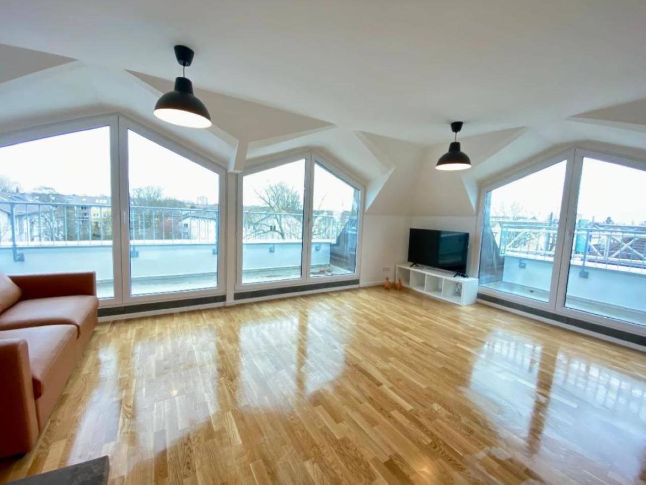 Schoenes Erwachen Im Frankfurter Penthouse Francoforte sul Meno Esterno foto