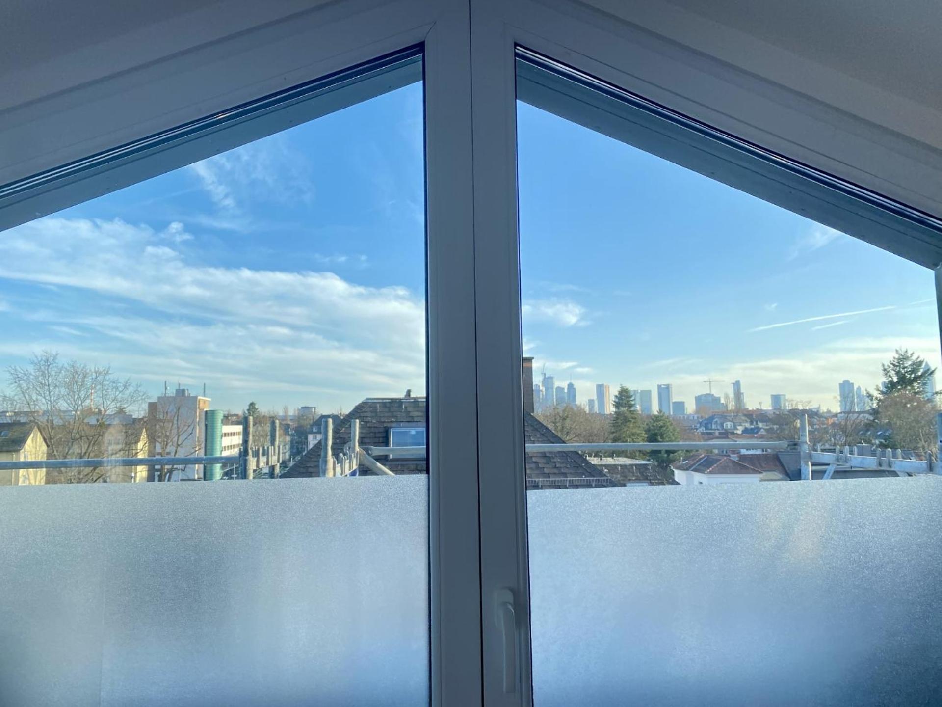 Schoenes Erwachen Im Frankfurter Penthouse Francoforte sul Meno Esterno foto