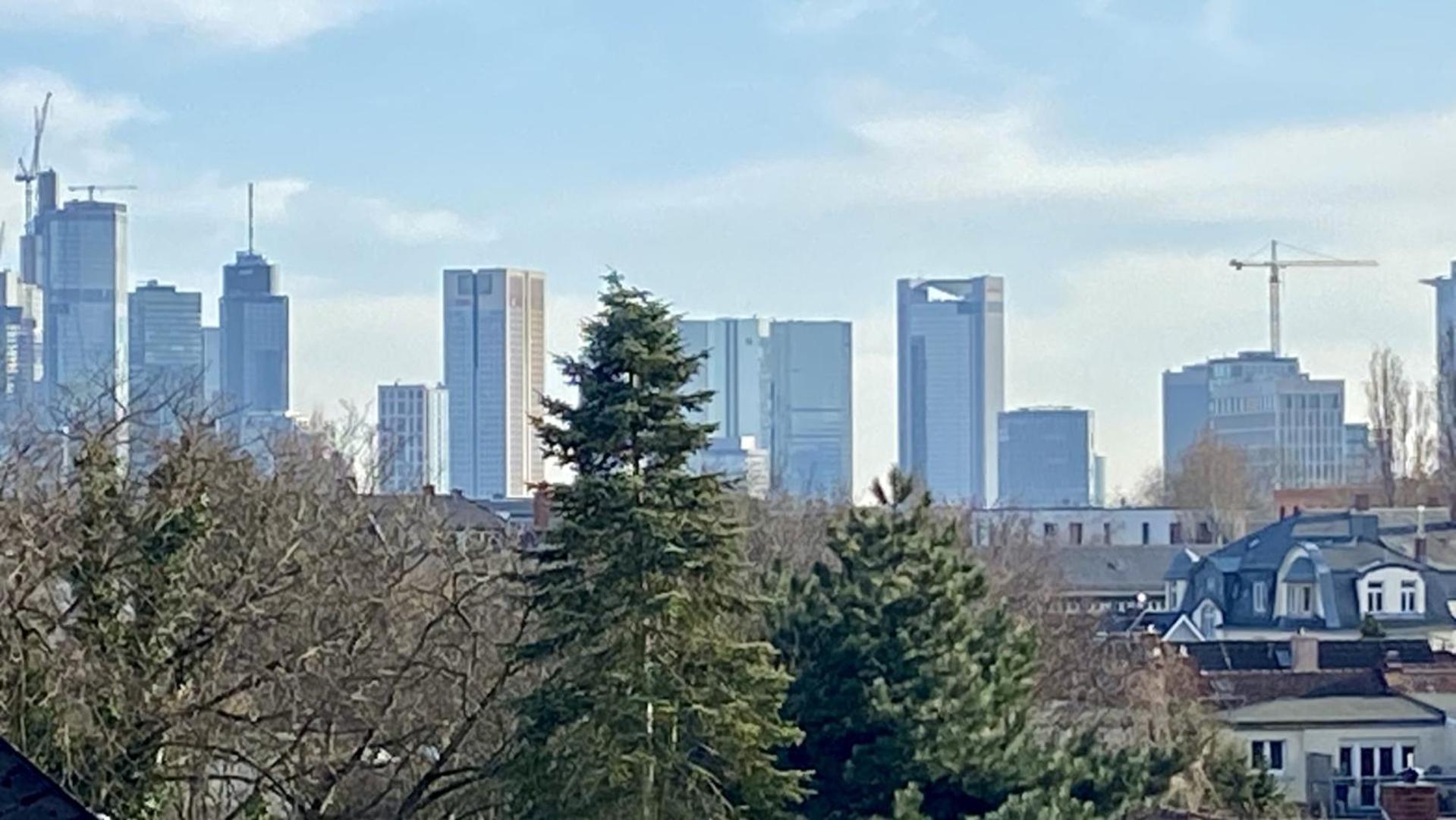 Schoenes Erwachen Im Frankfurter Penthouse Francoforte sul Meno Esterno foto